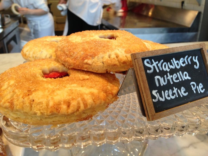 strawberry + hazelnut = money chocolate + hazelnut = money strawberry + chocolate = money So basically, we're left with mo' money and absolutely no problems as far as I'm concerned. Trust me - it tasted every bit as good as it sounded and looked.